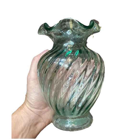Fenton Other - Fenton Elegant Green Clear Swirl Glass Vase Ruffle Top Centerpiece Flowers